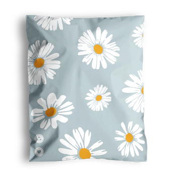 The light blue pillowcase showcases a lovely Daisy White design, highlighted by white and yellow daisy patterns.